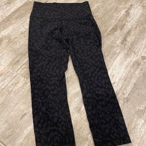 LULULEMON wunder under crop leggings size 4